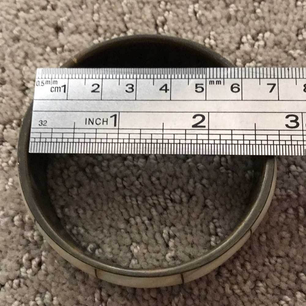 Shell bangle - Picture 2 of 2